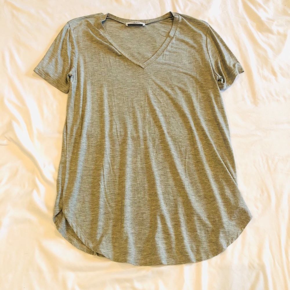 Carly Jean Los Angeles (CJLA) Favorite V-Neck T-Shirt / Top